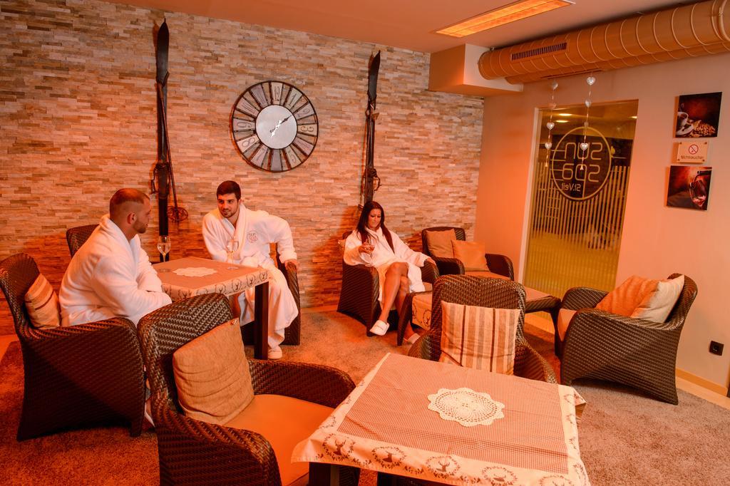 Hotel Fuchspalast サンクト フェイト アン デル グラン エクステリア 写真
