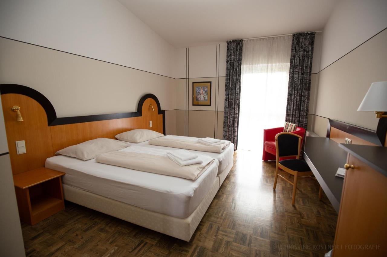 Hotel Fuchspalast サンクト フェイト アン デル グラン エクステリア 写真